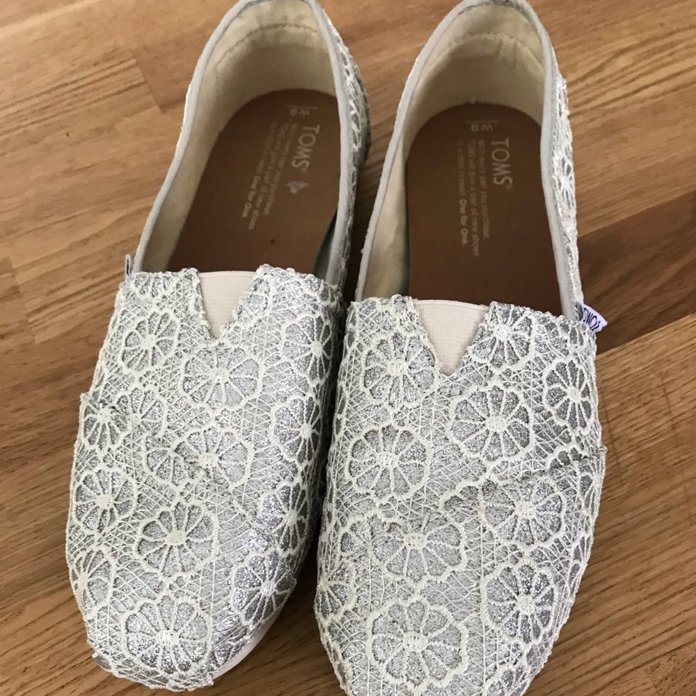 Women’s Toms Shoes